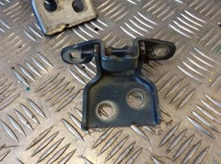 Петля двери Renault Logan 2013