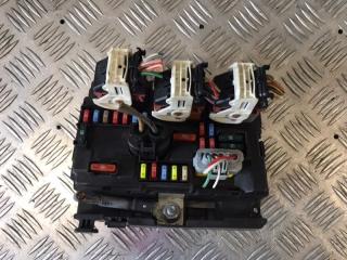 Фото запчасти блок предохранителей Peugeot 207 Б/У запчасть Запчасть блок предохранителей Peugeot 207