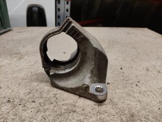 Кронштейн полуоси Nissan Qashqai