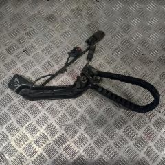 Фото запчасти ролик двери сдвижной Chrysler Voyager Б/У запчасть Запчасть ролик двери сдвижной Chrysler Voyager