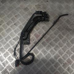 Фото запчасти ролик двери сдвижной Chrysler Voyager Б/У запчасть Запчасть ролик двери сдвижной Chrysler Voyager