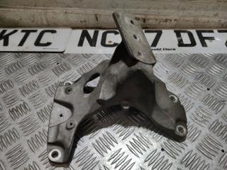 Запчасть кронштейн двигателя Bentley Continental Flying Spur