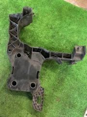 Крепление фары правой Renault Megane 8200137496 Б/У