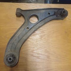 Фото запчасти рычаг передний правый Hyundai Getz Б/У запчасть Запчасть рычаг передний правый Hyundai Getz