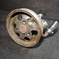 Запчасть насос гидроусилителя руля Volkswagen Passat