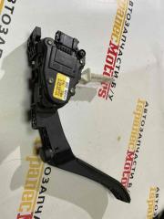 Педаль газа Volkswagen Touareg 2007