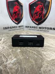 Разъем AUX / USB AUDI Q7 2018