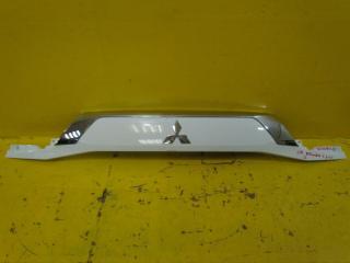 Накладка крышки багажника задняя Mitsubishi Outlander 2015-