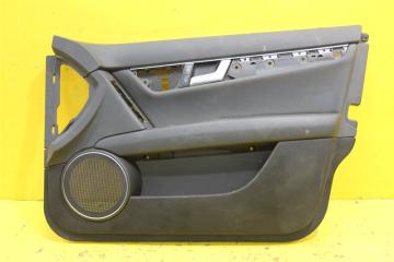 Обшивка двери передняя правая Mercedes C-Classe 2007-2014