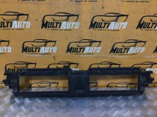 Запчасть кронштейн решетки радиатора передний Audi A5 2016-2019