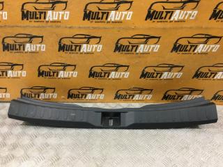 Накладка замка багажника задняя Toyota Rav4 2018-2022