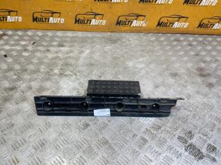 Запчасть кронштейн бампера задний правый Cadillac Escalade 2015