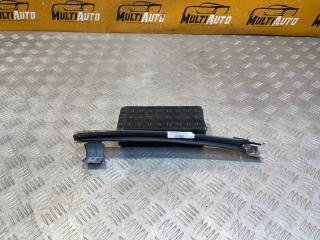 Запчасть направляющая стекла передняя правая Ford Explorer 2017