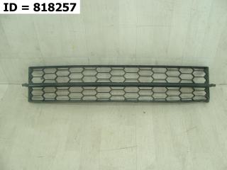 Запчасть решетка бампера передняя Skoda Octavia