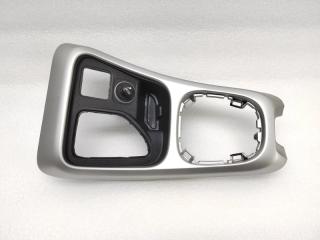 Декоративная накладка центральной консоли Jeep Compass 2019 Б/У Декоративная накладка центральной консоли Jeep Compass 2019