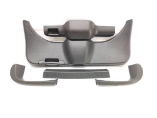 Обшивка двери багажника Ford Kuga 2011 Б/У Обшивка двери багажника Ford Kuga 2011