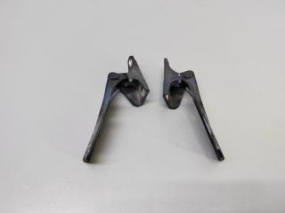 Петля капота Mitsubishi Pajero 2007 Б/У Петля капота Mitsubishi Pajero 2007