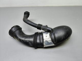 Патрубок воздушного фильтра Mercedes E 2020 Б/У Патрубок воздушного фильтра Mercedes E 2020