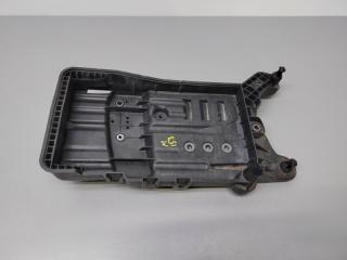 Крепление аккумулятора Volkswagen Tiguan 2016