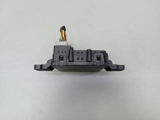 Блок управления крышкой багажника T8