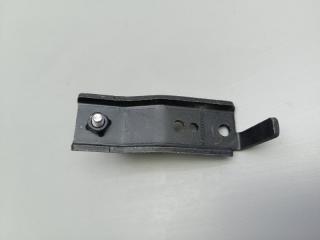 Кронштейн декоративной крышки двигателя Arrizo 8 2024