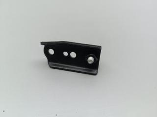 Кронштейн декоративной крышки двигателя Arrizo 8 2024