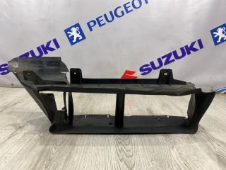 Запчасть дефлектор радиатора FORD FOCUS 3 2012 1719440 контрактная Дефлектор радиатора FORD FOCUS 3 2012 1719440 контрактная