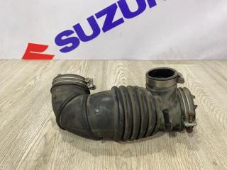 Запчасть патрубок воздушного фильтра Mitsubishi Outlander 2005 4G69 mn135260 контрактная Патрубок воздушного фильтра Mitsubishi Outlander 2005 4G69 mn135260 контрактная