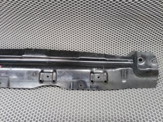 Кронштейн радиатора Volkswagen Touareg 7L BHK 3.6 Кронштейн радиатора Volkswagen Touareg 7L BHK 3.6