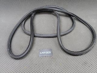 Уплотнитель двери передний правый Volkswagen Touareg 2006