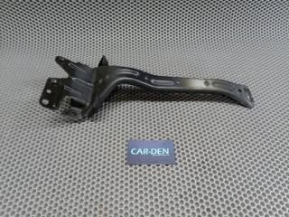 Фото запчасти кронштейн замка капота Porsche Cayenne 2008 контрактная запчасть Запчасть кронштейн замка капота Porsche Cayenne 2008