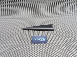 Запчасть уголок двери задний правый Volkswagen Touareg 2006