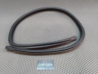 Уплотнитель двери передний правый Dodge Caliber 2007