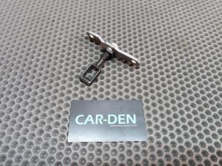 Петля замка багажника Volkswagen Touareg 2004 7L AZZ 7L6845137C контрактная