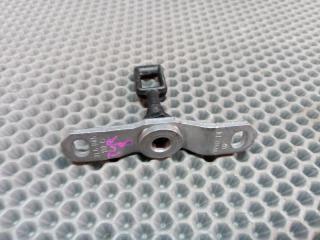 Петля замка багажника Touareg 2004 7L AZZ