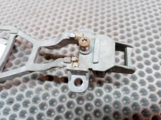 Кронштейн ручки двери задний правый Volkswagen Touareg 7L BMV 3.2