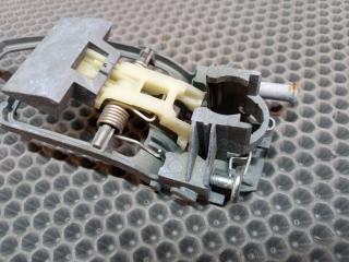 Кронштейн ручки двери задний правый Touareg 2006 7L BMV 3.2