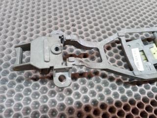 Кронштейн ручки двери задний левый Volkswagen Touareg 7L BMV 3.2