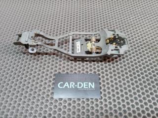 Кронштейн ручки двери передний правый Volkswagen Touareg 2006 7L BMV 3.2 7L0837886D контрактная