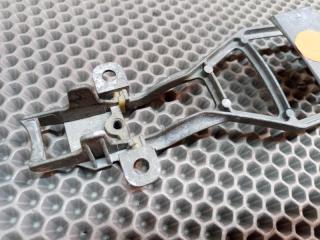 Кронштейн ручки двери передний правый Touareg 2006 7L BMV 3.2