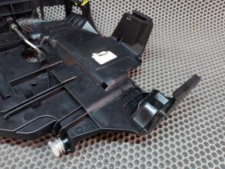 Крепление фары переднее левое Volkswagen Touareg 7L BMV 3.2