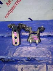 Фото запчасти петля дверная задняя левая Mitsubishi Colt 2002-2012 контрактная запчасть Запчасть петля дверная задняя левая Mitsubishi Colt 2002-2012