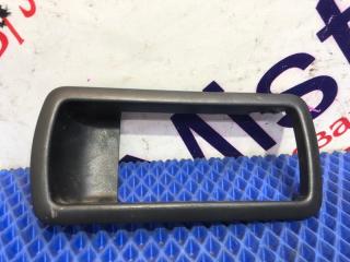 Запчасть накладка ручки складывания сидений задняя Toyota RAV4 2010-2013