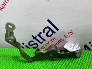 Запчасть петля капота левая Porsche Panamera 2009-2016