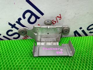 Запчасть кронштейн блока abs Porsche Panamera 2009-2016