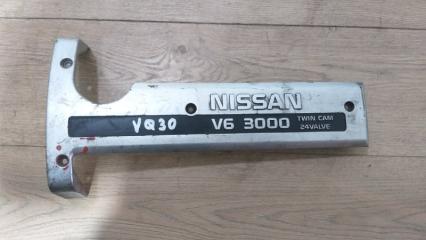 Крышка двигателя Nissan Bassara 2000