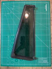 Форточка двери задняя левая Demio 2000 DW3W B3E