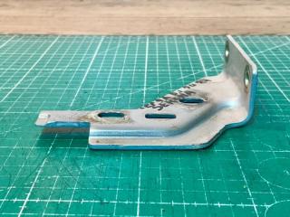 Петли двери задние левые Nissan Serena HFC26 MR20DD