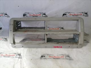 Рамка магнитолы iveco 504009656 Б/У