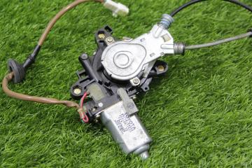 Стеклоподъемник задний левый Soarer 2001 uzz40-0008916 3UZ-FE